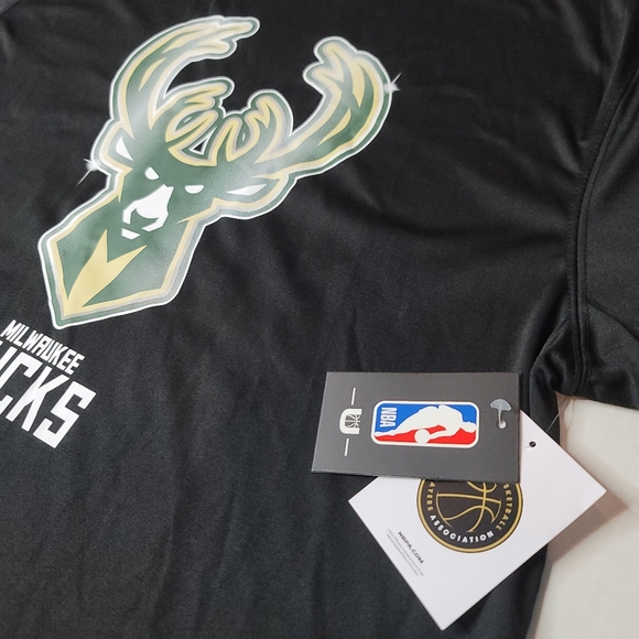 Milwaukee Bucks Giannis Antetokounmpo NBA T-Shirt Size Men's XL NWT. - Picture 4 of 7